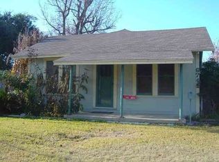 6741 39th St, Groves, TX 77619