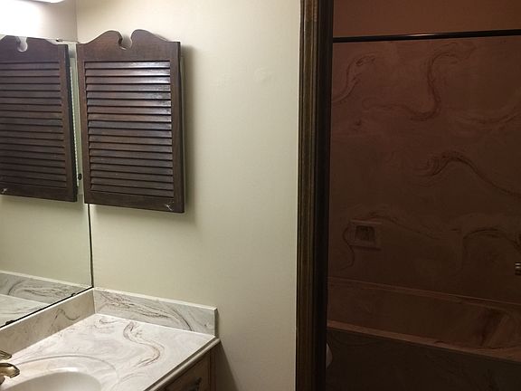 2nd image of 10018 S Romaine Cir