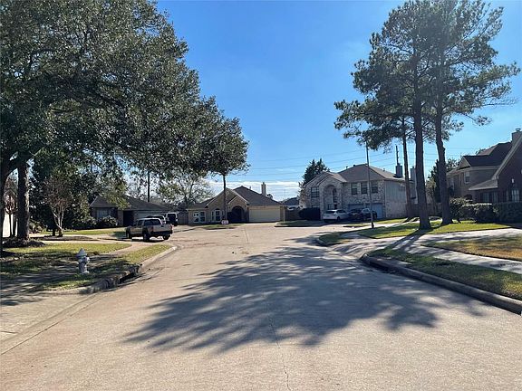 5th image of 4102 Forest Leaf Cir