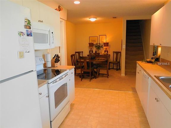 4th image of 7801 N Woodlynne Ave