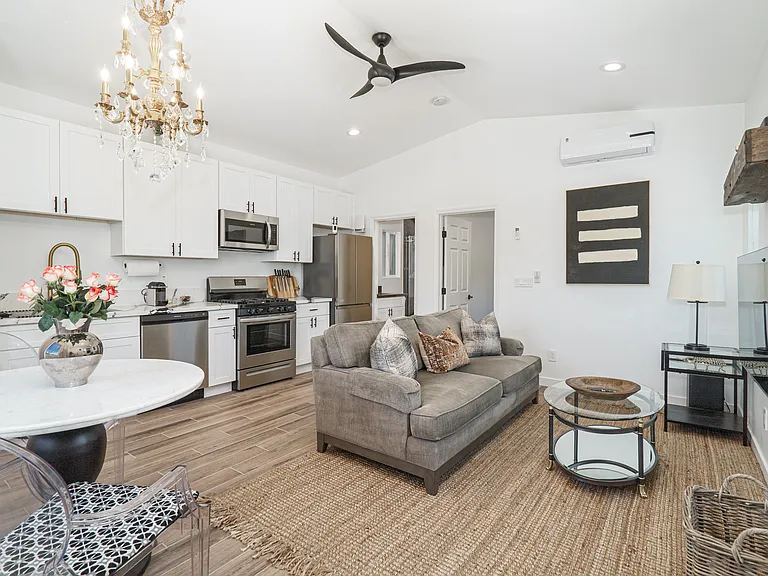9932 Sierra Madre Rd — Photo 2