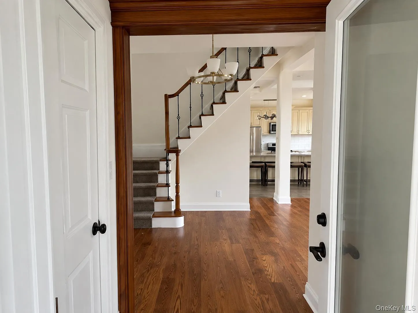 5 bed, 2.5 bath, 3100 sqft, $6,500 — Photo 4
