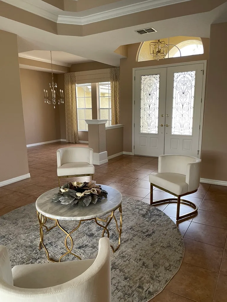 4 bed, 2600 sqft, $2,900 — Photo 4