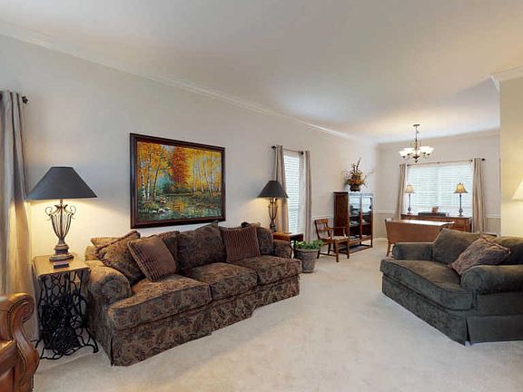 4th image of 5121 Millbrook Dr