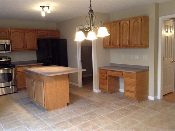 5th image of 605 Riverbend Ct