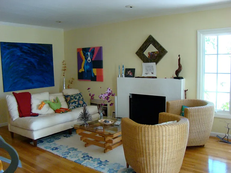 1560 College Ave — Photo 3