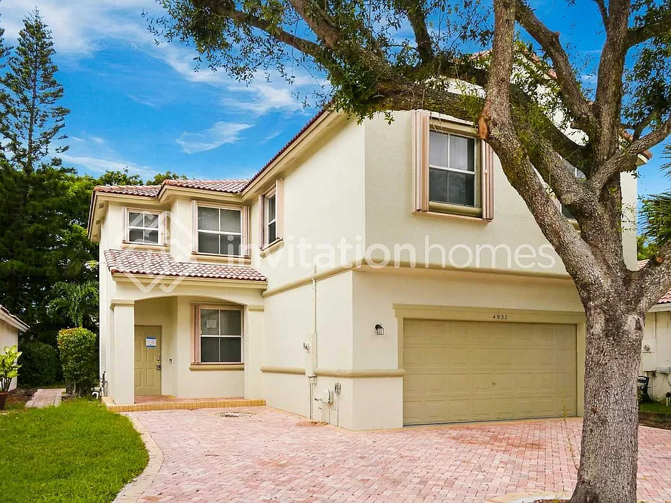 4937 NW 55th Blvd