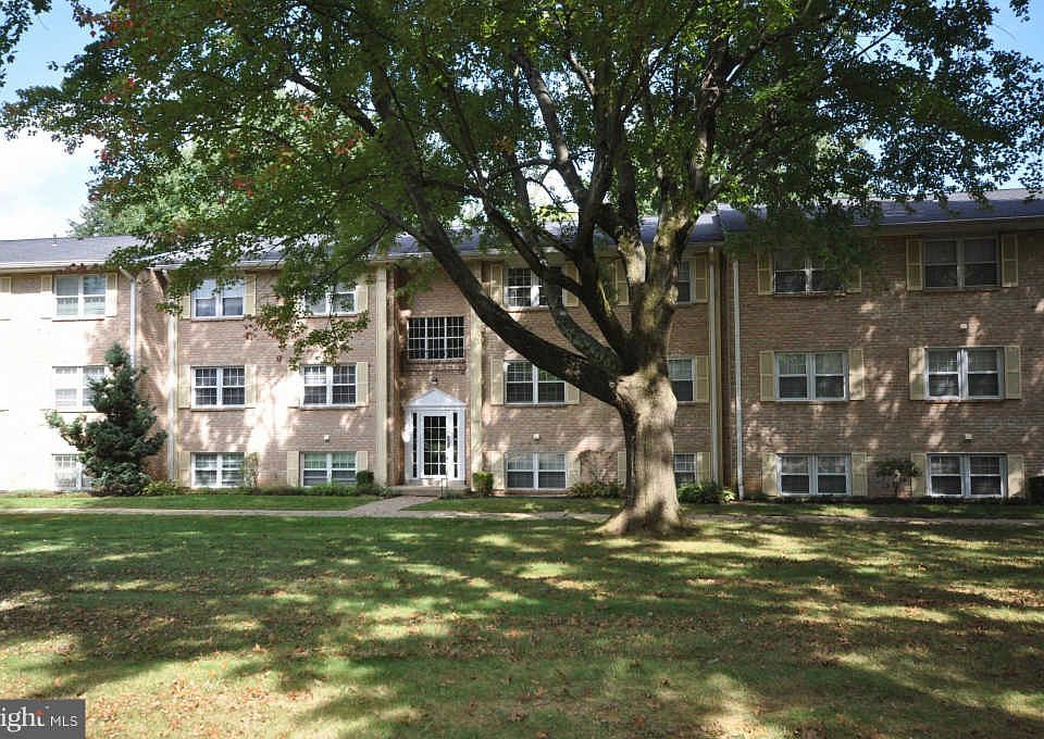 1st image of 230 Crocker Dr APT D