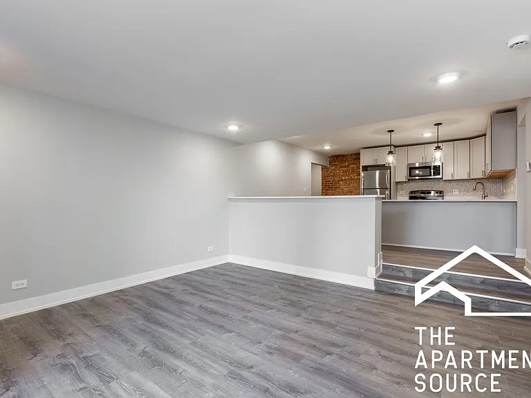 1214 N La Salle Dr #2 — Photo 7