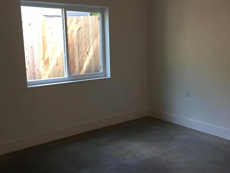 1908 E 21st St #2 — Photo 17