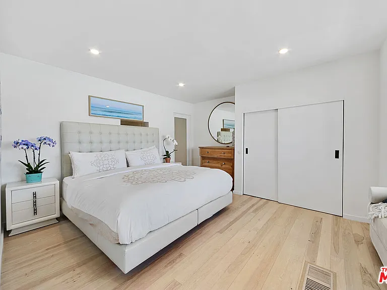 24928 Malibu Rd — Photo 39