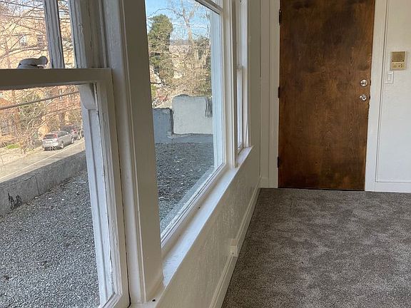 2nd image of 360 Oakland Ave APT 3