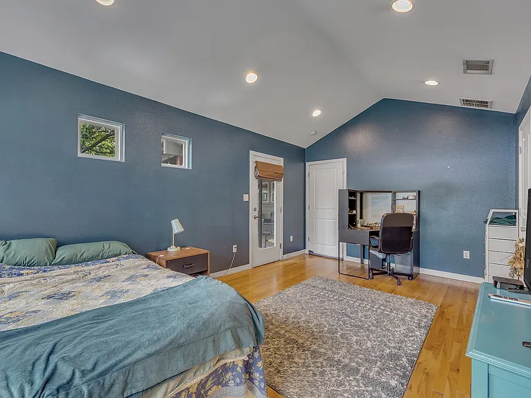5408 Avenue F — Photo 11