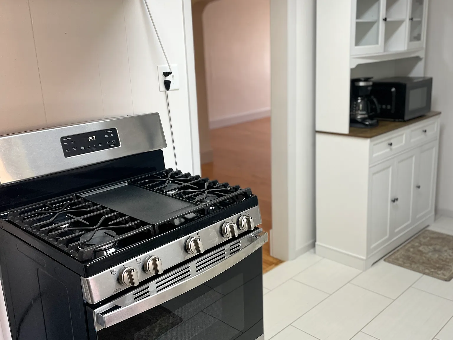 2 bed, 1206 sqft, $1,350 — Photo 2