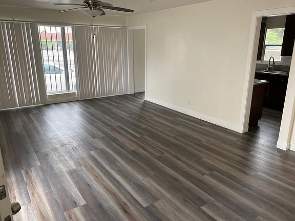 3rd image of 11936 1/2 Rosecrans Ave