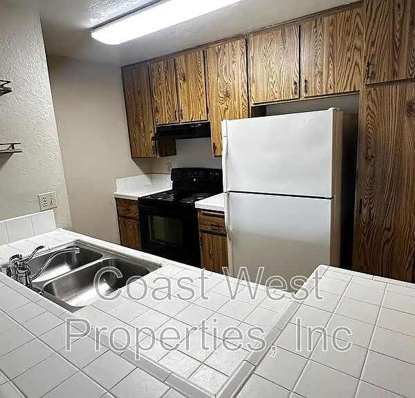 9249 Village Glen Dr #204 — Photo 5