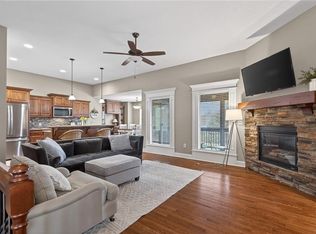 18302 W 194th Ter, Spring Hill, KS 66083