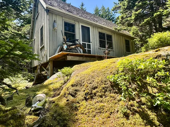 90 Greens Island, Vinalhaven, ME 04863