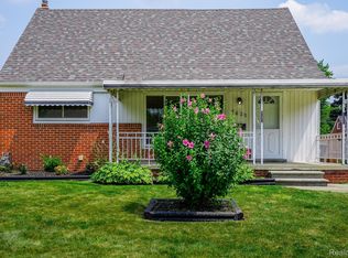 7635 Harding St, Taylor, MI 48180