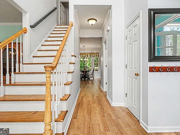 3rd image of 1875 Milfield Cir