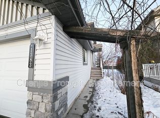 1383 Rutherford Rd SW, Edmonton, AB T6W1T8