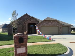 11725 SW 26th Ct, Yukon, OK 73099