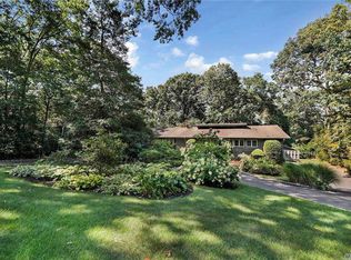 8 Bensin Dr, Melville, NY 11747