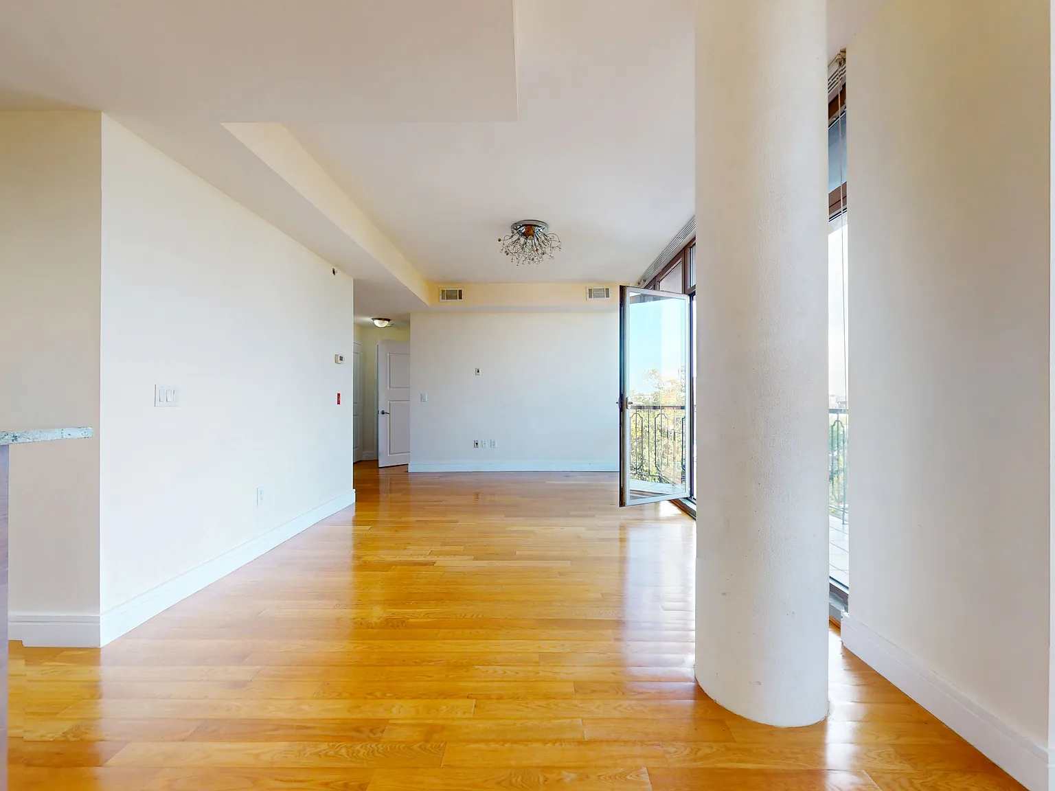 412 Kings Highway — Photo 2