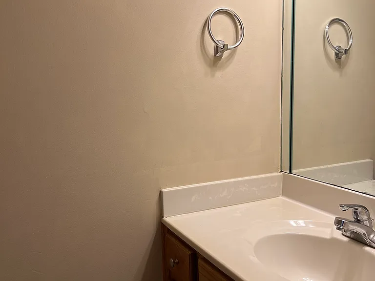 3885 Winthrop Dr — Photo 41