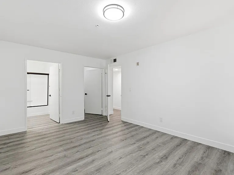 2030 Ivar Avenue — Photo 16