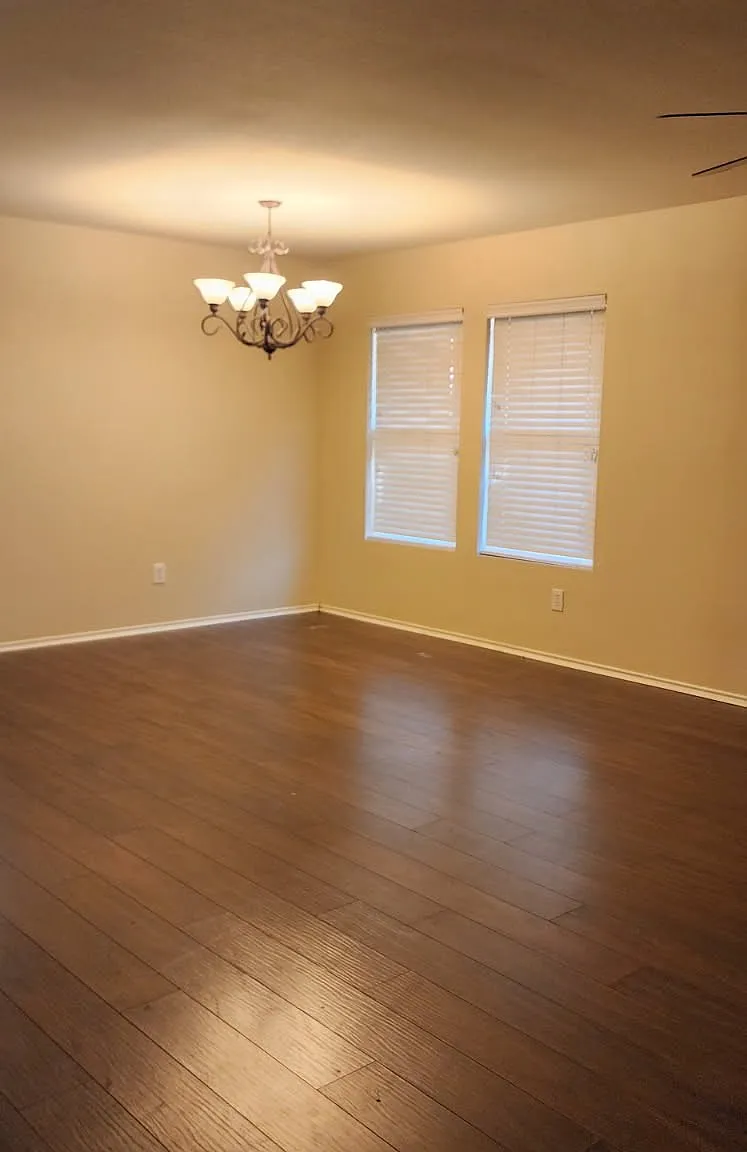 4 bed, 2093 sqft, $2,400 — Photo 4