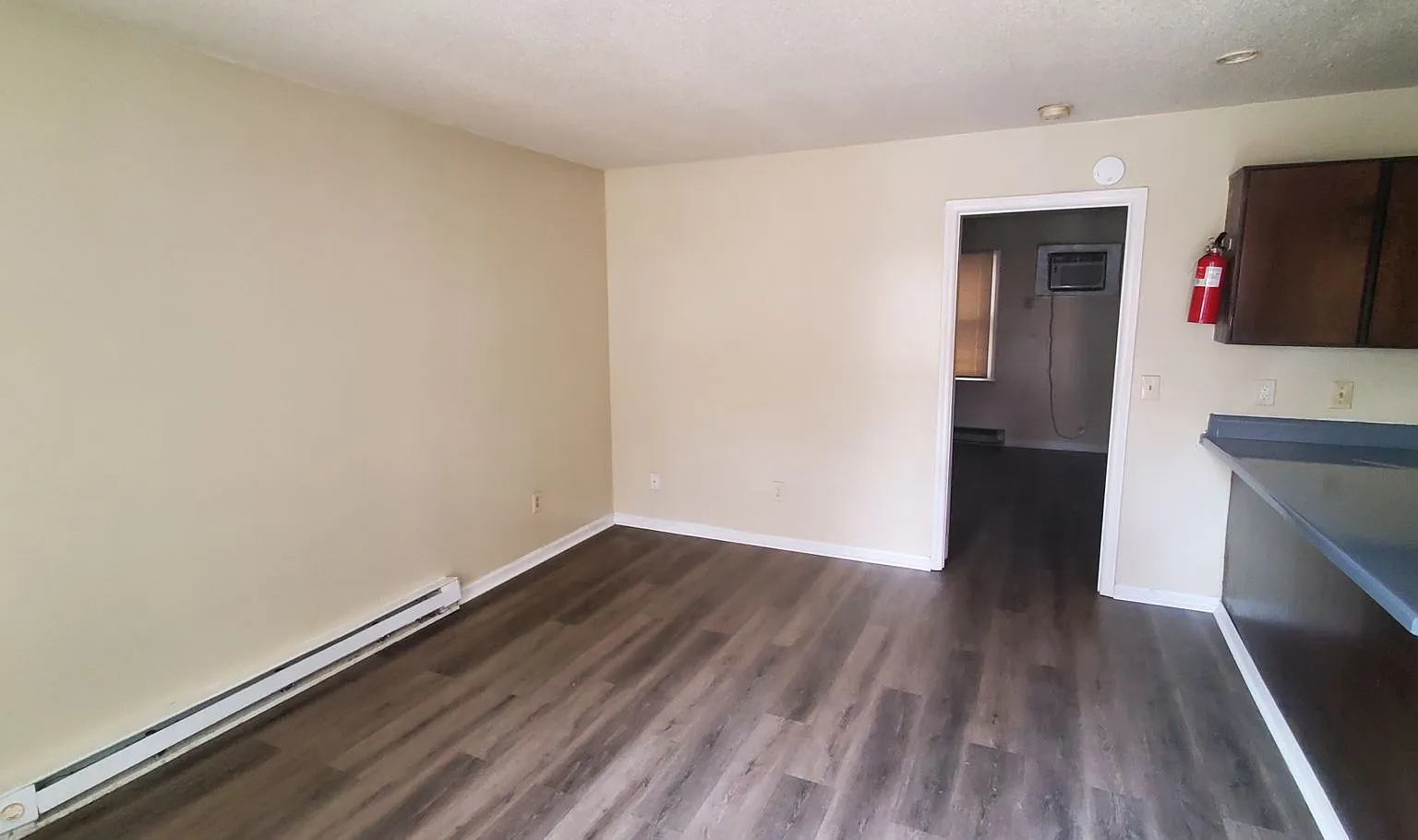 201 E Meadowview Road — Photo 3
