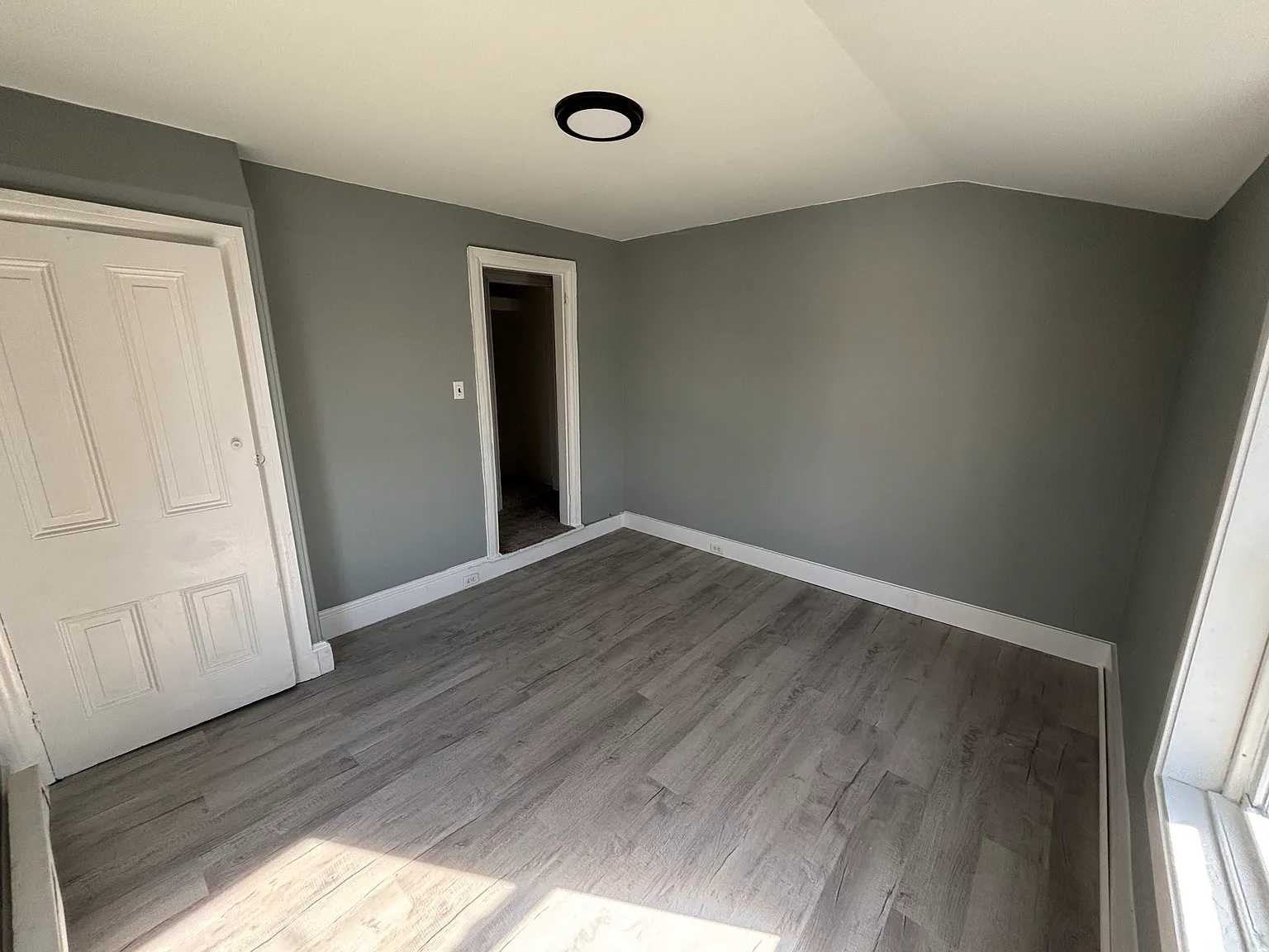 1011 Swede St — Photo 2