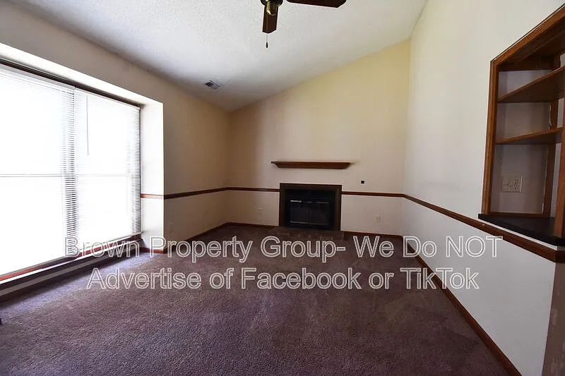 2 bed, 2.0 bath, 1000 sqft, $995 — Photo 2