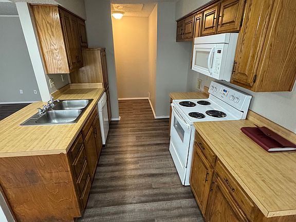4th image of 551 & 557 W Jefferson St #557