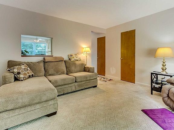 5th image of 2598 Glade Dr