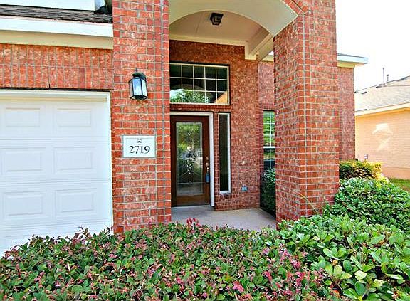 2nd image of 2719 Tumbling River Dr