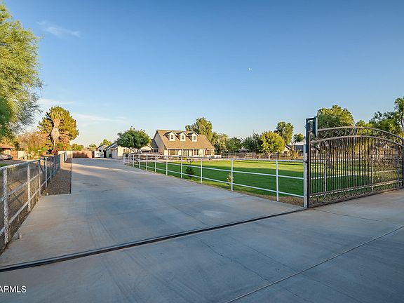 4th image of 7207 N 175TH Avenue