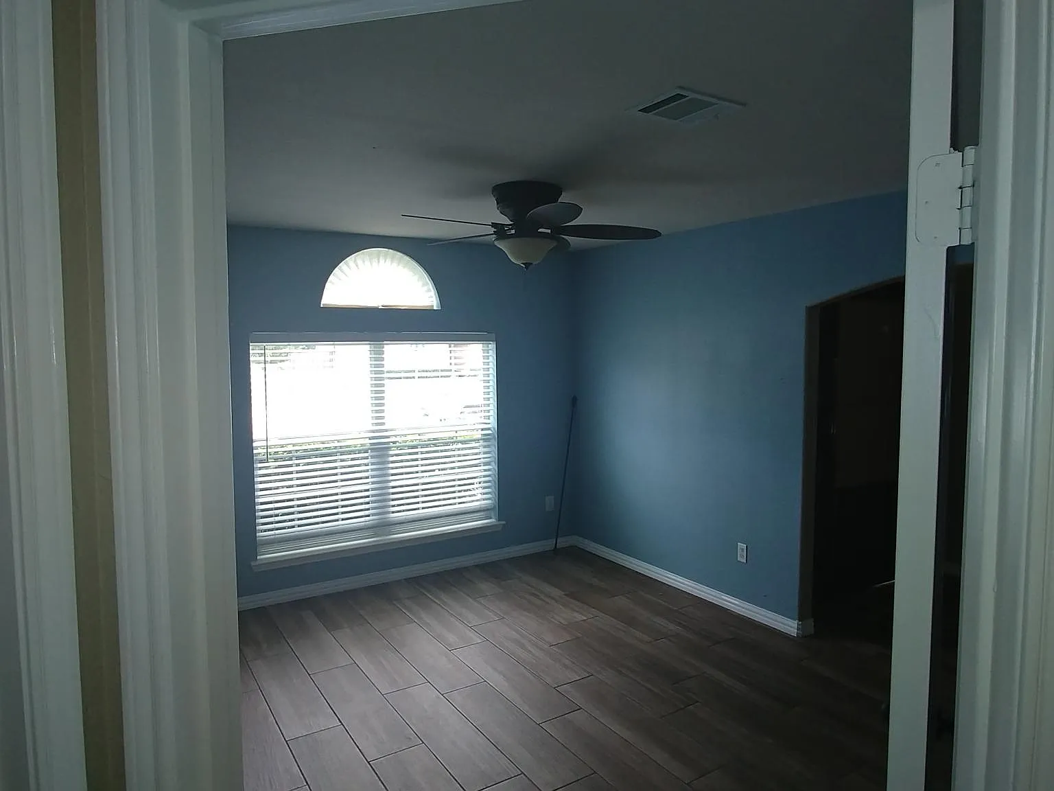 3 bed, 1618 sqft, $2,230 — Photo 3