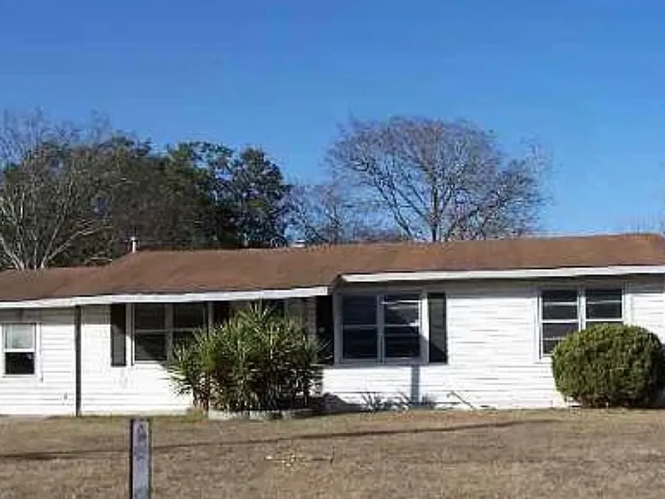 131 Goodell Dr