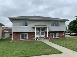 1102 S 34th St, Council Bluffs, IA 51501