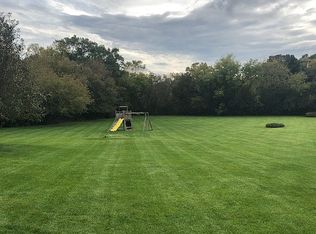 S94W32635 Hickorywood Trl, Mukwonago, WI 53149