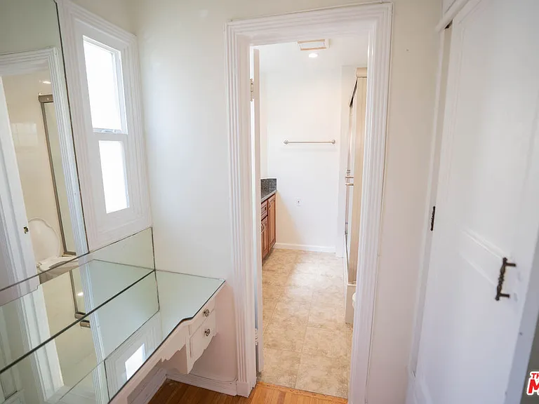 1210 S La Jolla Ave — Photo 3