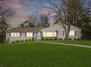 10 Twombly Dr, Summit, NJ 07901