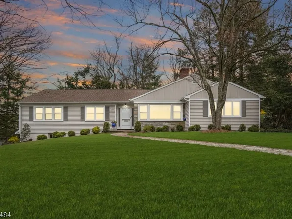 10 Twombly Dr, Summit City, NJ 07901