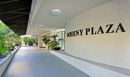 4th image of 818 N Doheny Dr APT 903