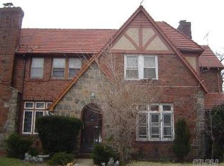 11653 218th St, Cambria Heights, NY 11411