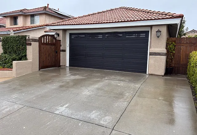 3 bed, 1217 sqft, $3,670 — Photo 2