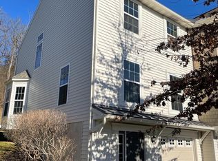 17 Chaser Ct, Reading, PA 19607