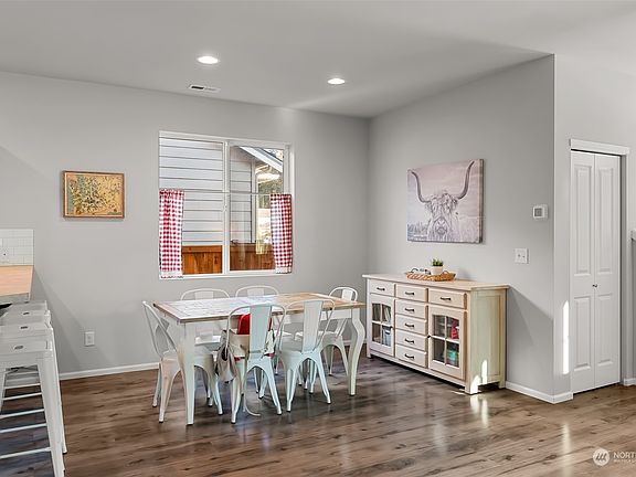 5th image of 213 Thyme Ave